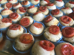 Mini muffin di focaccia con pomodorini2
